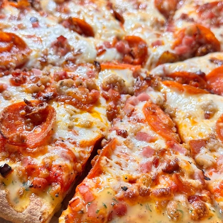 Meat Lovers Pizza: A Carnivore's Delight